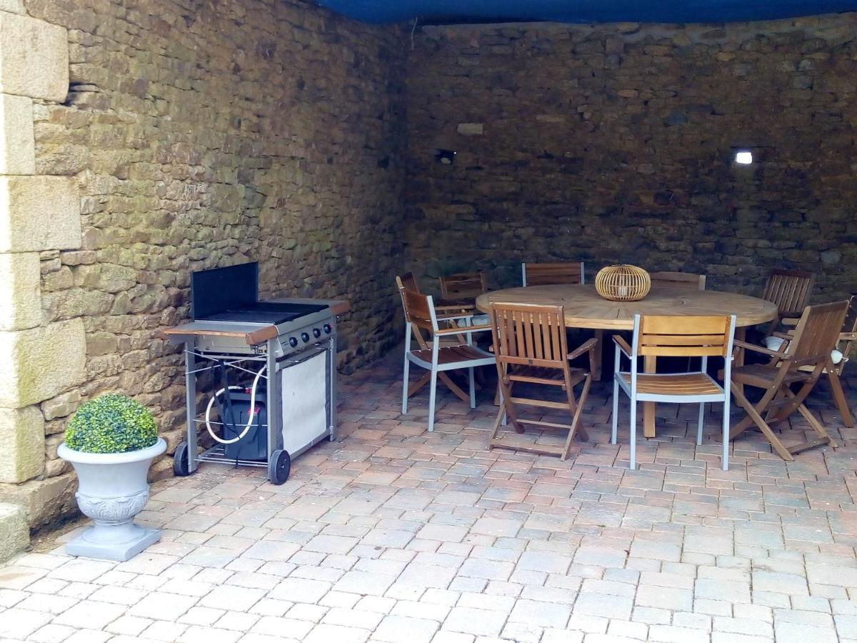 Maison Spacieuse A Plougonven Avec Jacuzzi Et Jardin Εξωτερικό φωτογραφία