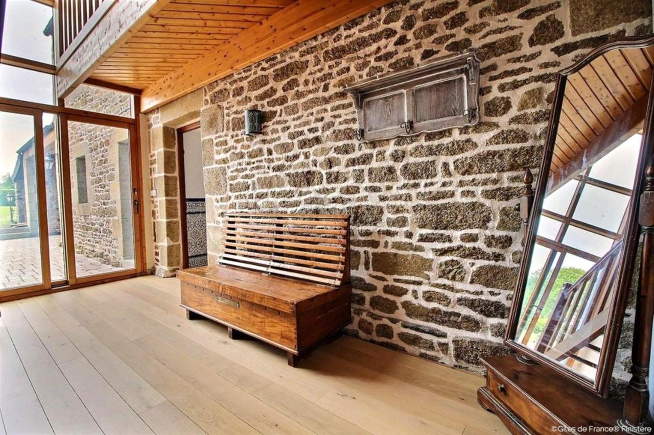 Maison Spacieuse A Plougonven Avec Jacuzzi Et Jardin Εξωτερικό φωτογραφία