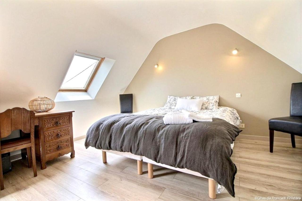 Maison Spacieuse A Plougonven Avec Jacuzzi Et Jardin Εξωτερικό φωτογραφία